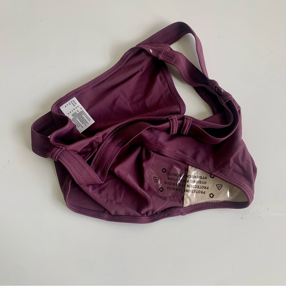 Purple burgundy bikini 2‎ piece faux belt on bottoms imported size small - Picture 5 of 13
